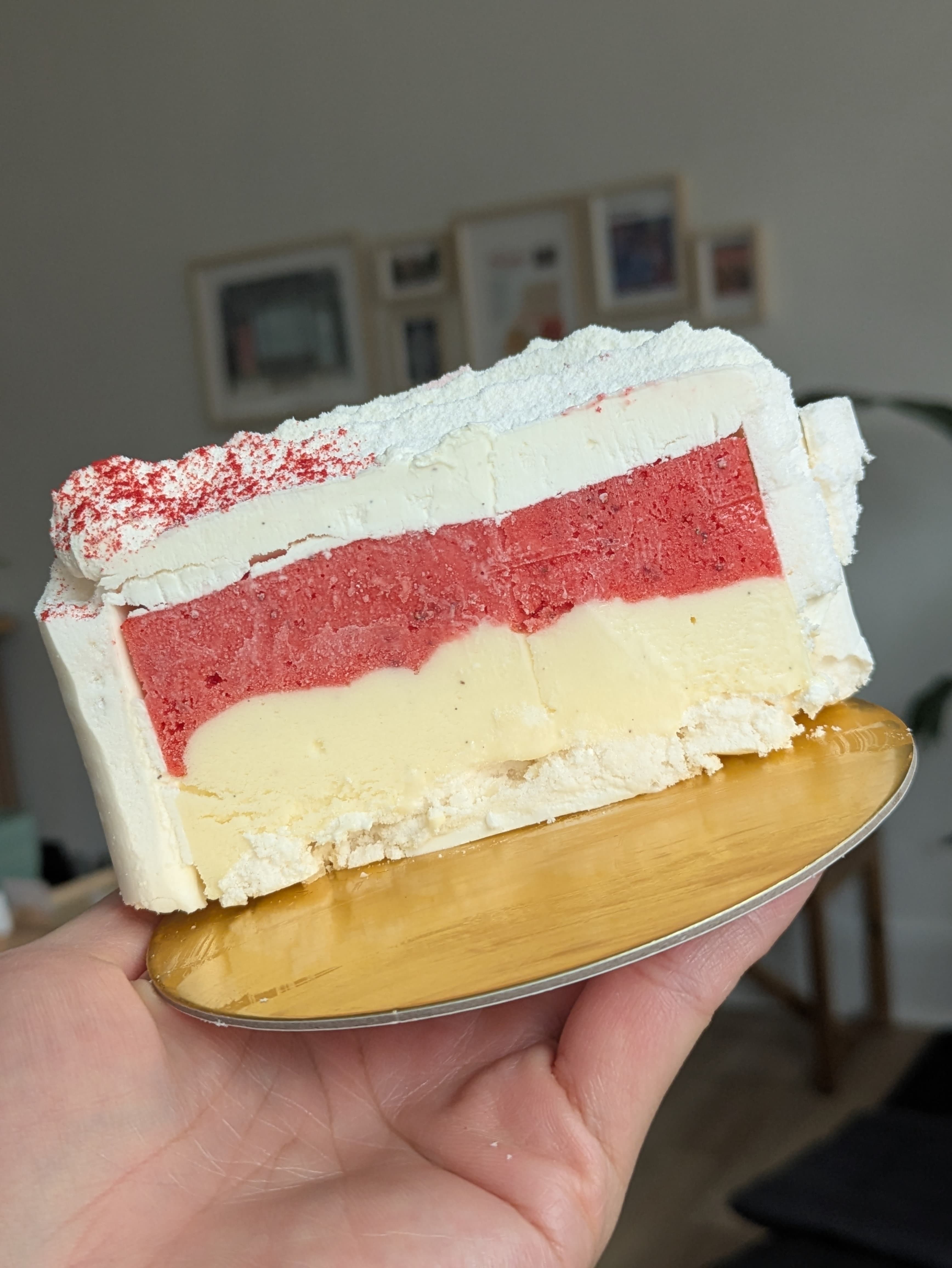 ONTARIO STRAWBERRY AND VANILLA VACHERIN 5"