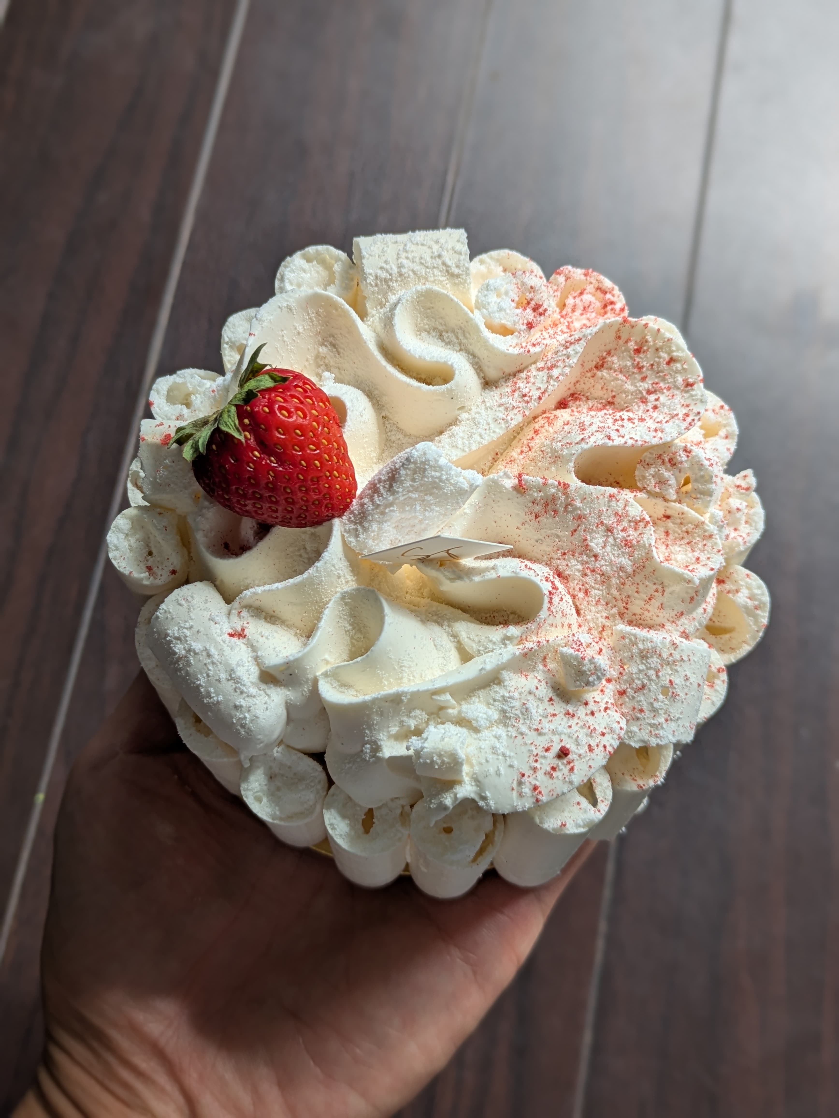 ONTARIO STRAWBERRY AND VANILLA VACHERIN 5"